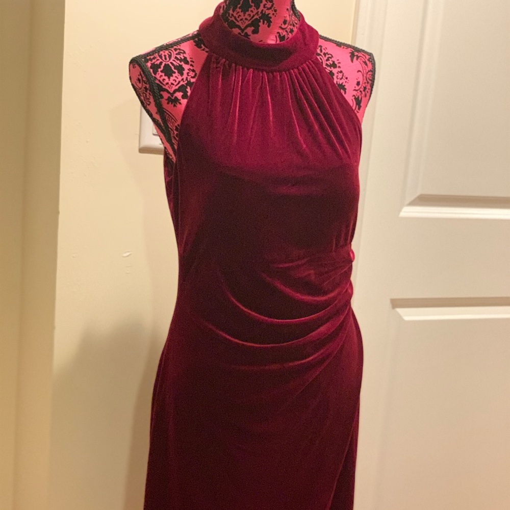 Vince Camuto Strapless Knee-Length Velvet Dress